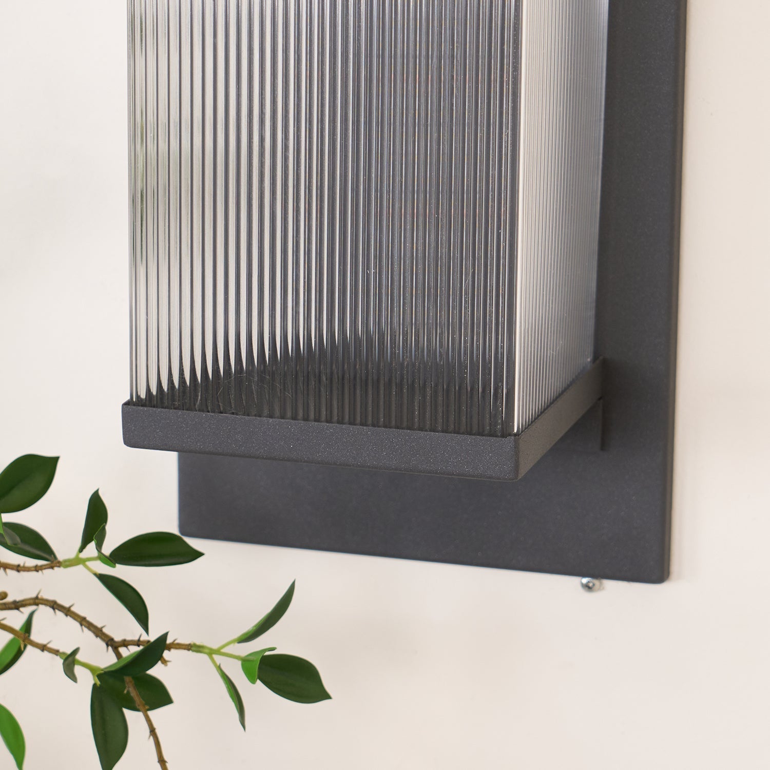 Eloran Outdoor Wall Light