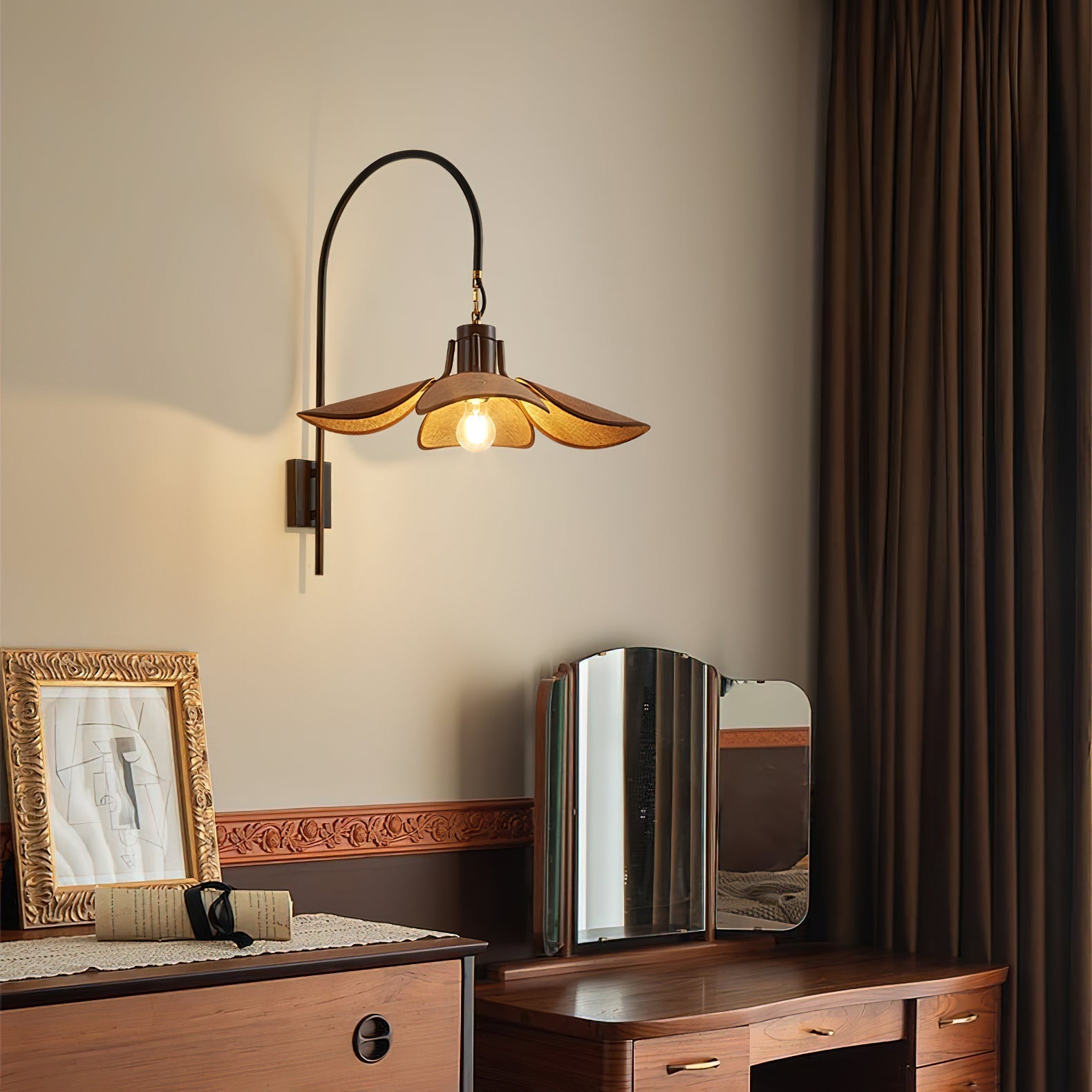 Misces Flower Wall Light