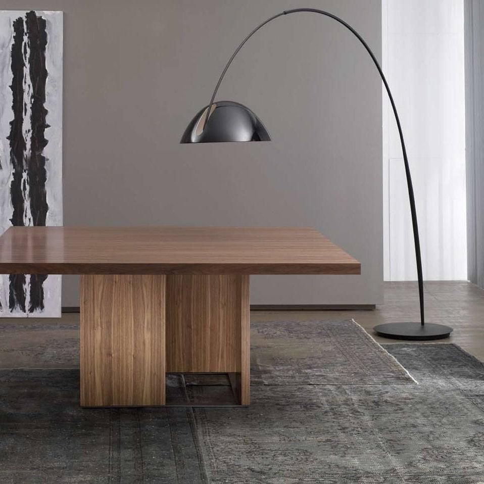 Kramovis Arc Floor Lamp