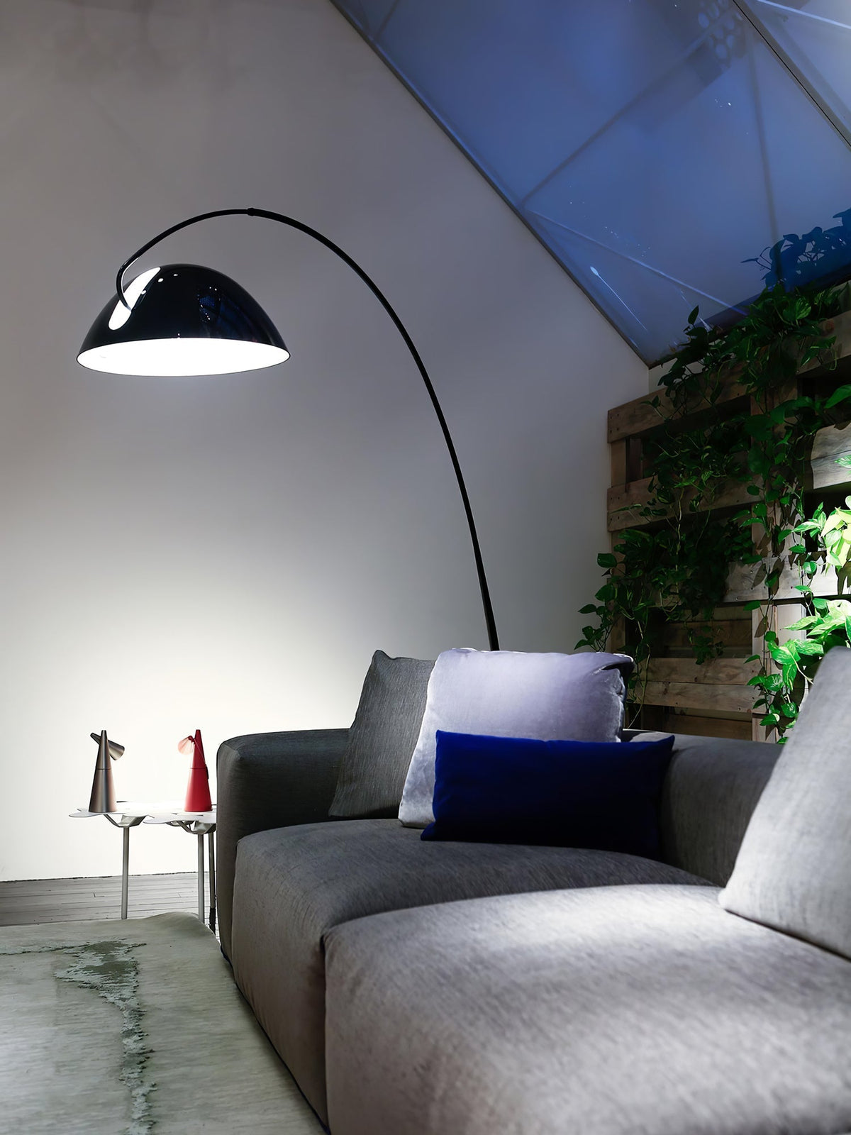 Kramovis Arc Floor Lamp