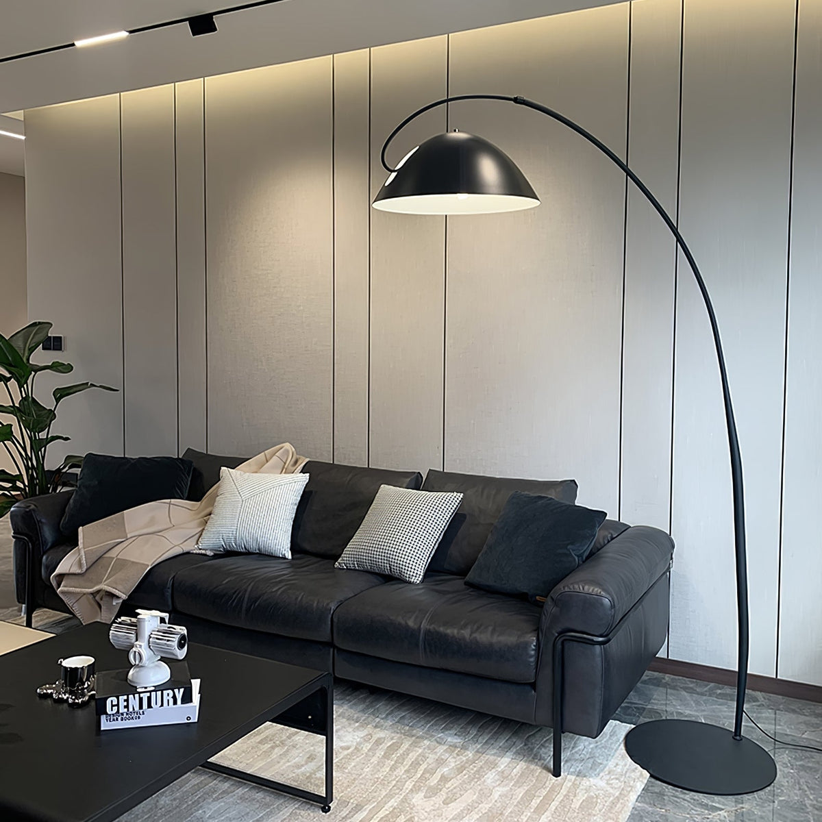 Kramovis Arc Floor Lamp