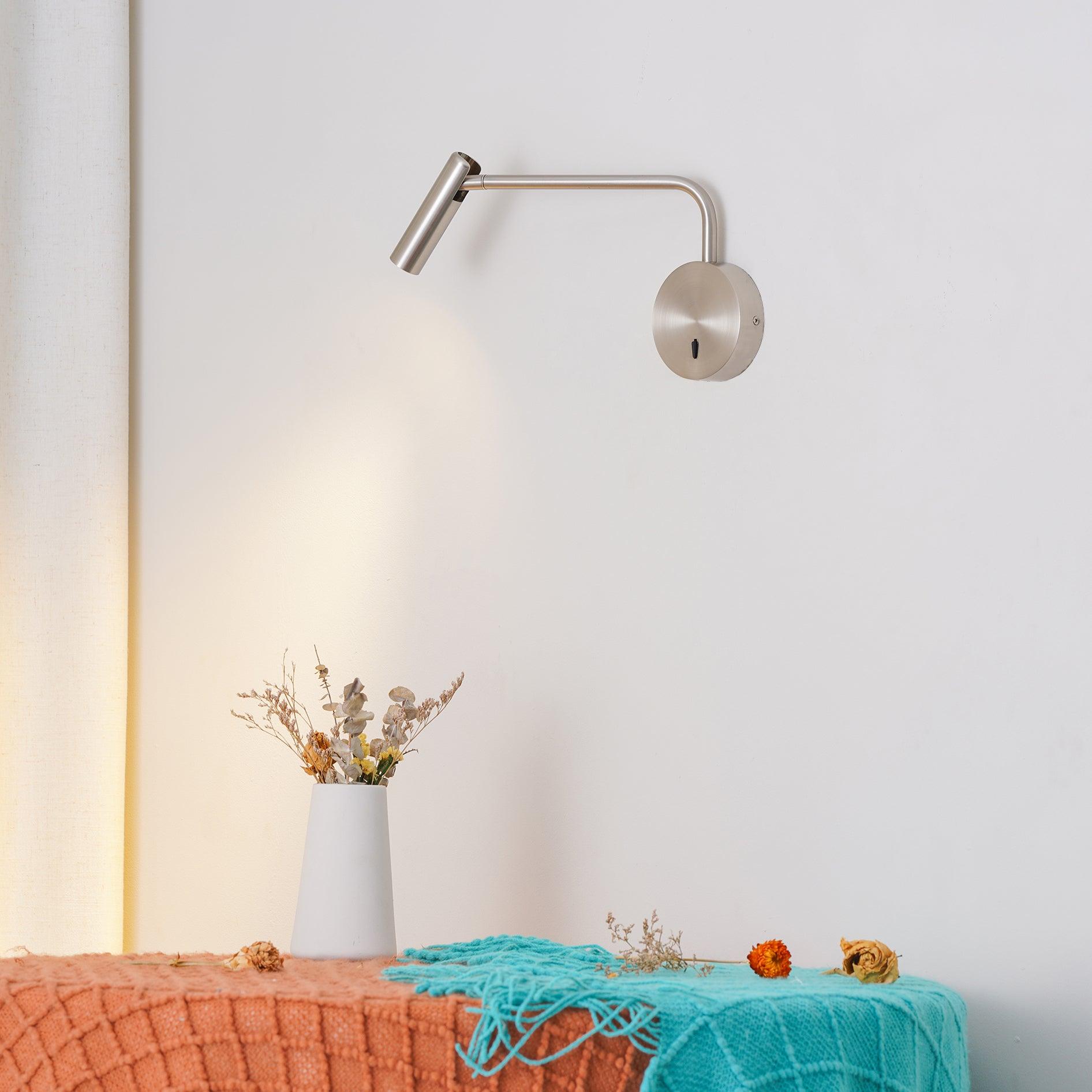 Zenavo Wall Light