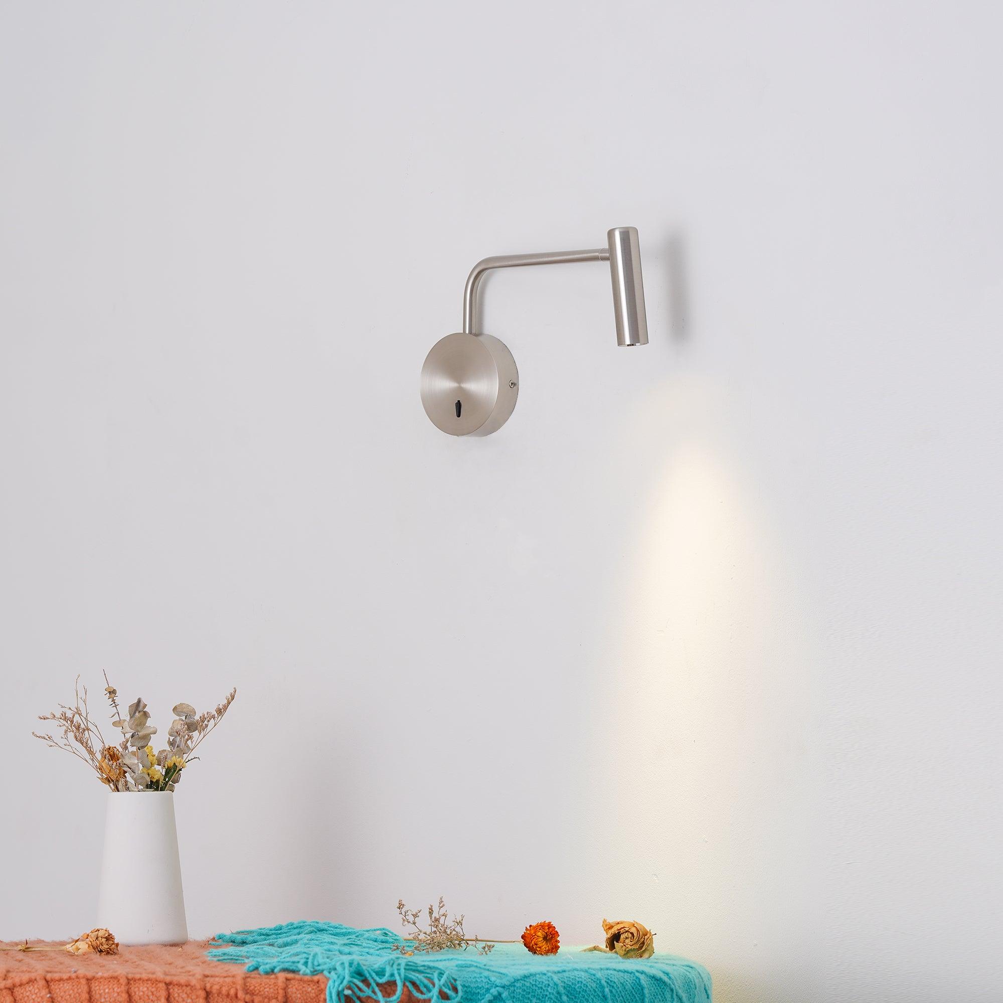 Zenavo Wall Light