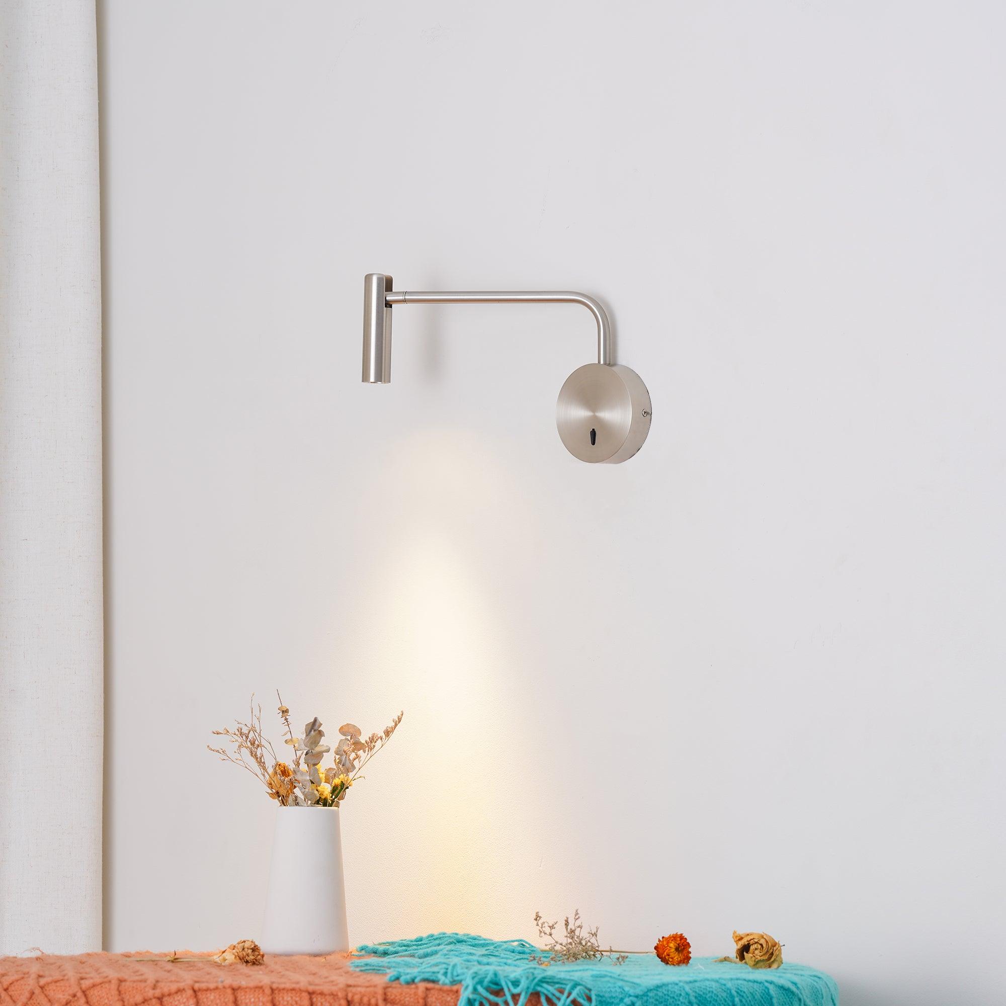 Zenavo Wall Light