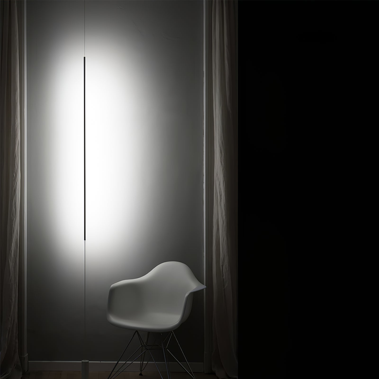 Tolvero Floor to Ceiling Light