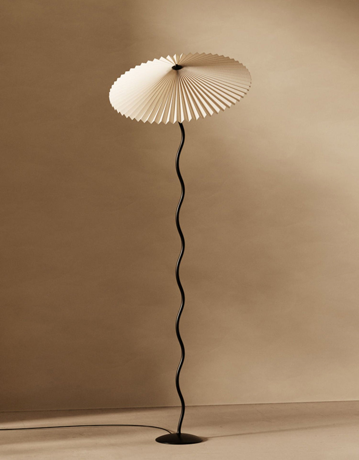 Giko Wavy Floor Lamp