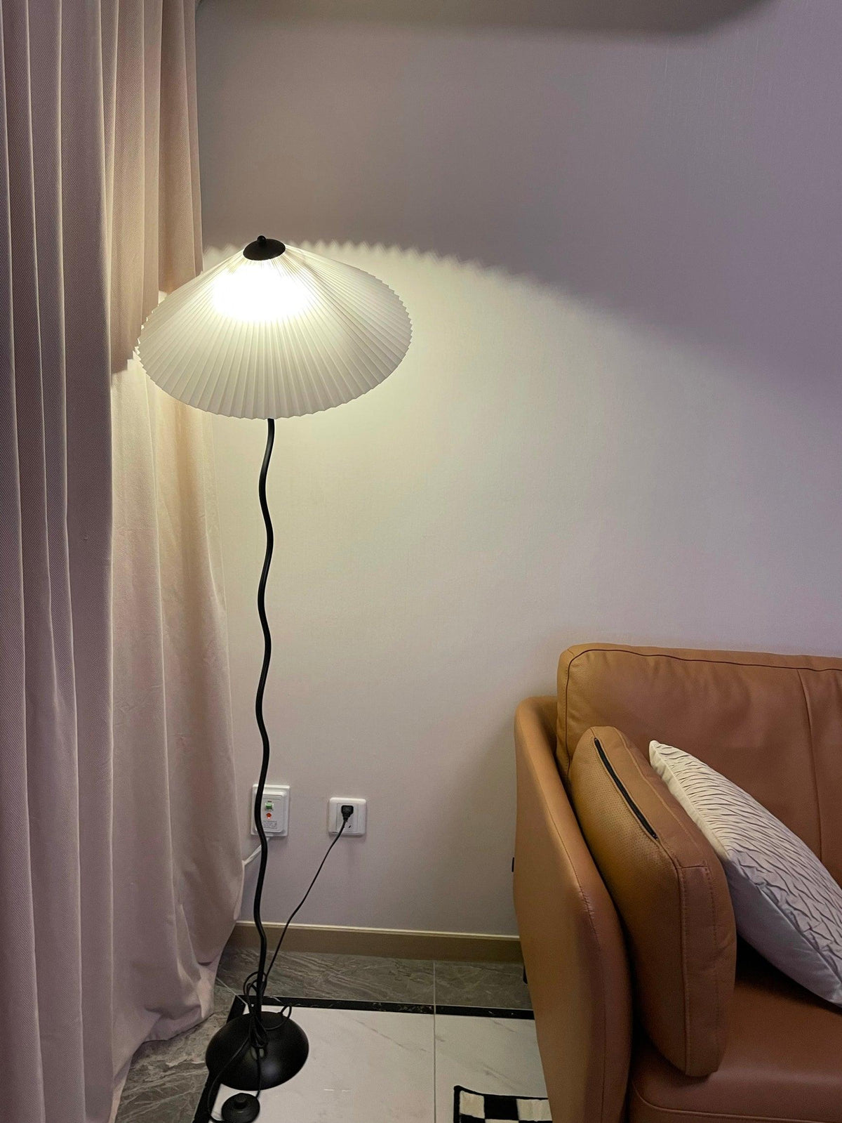 Giko Wavy Floor Lamp