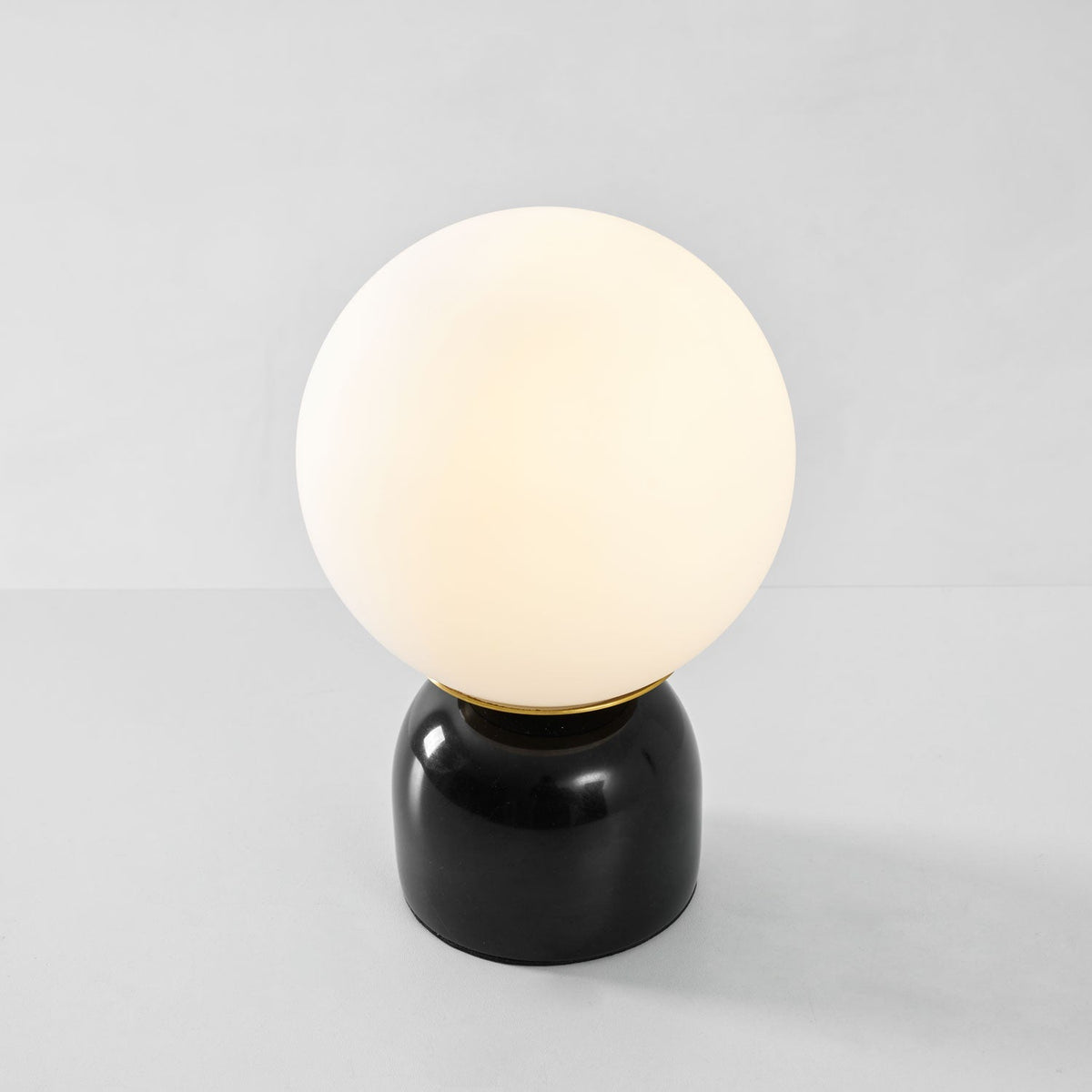 Tudira Globe Table Lamp
