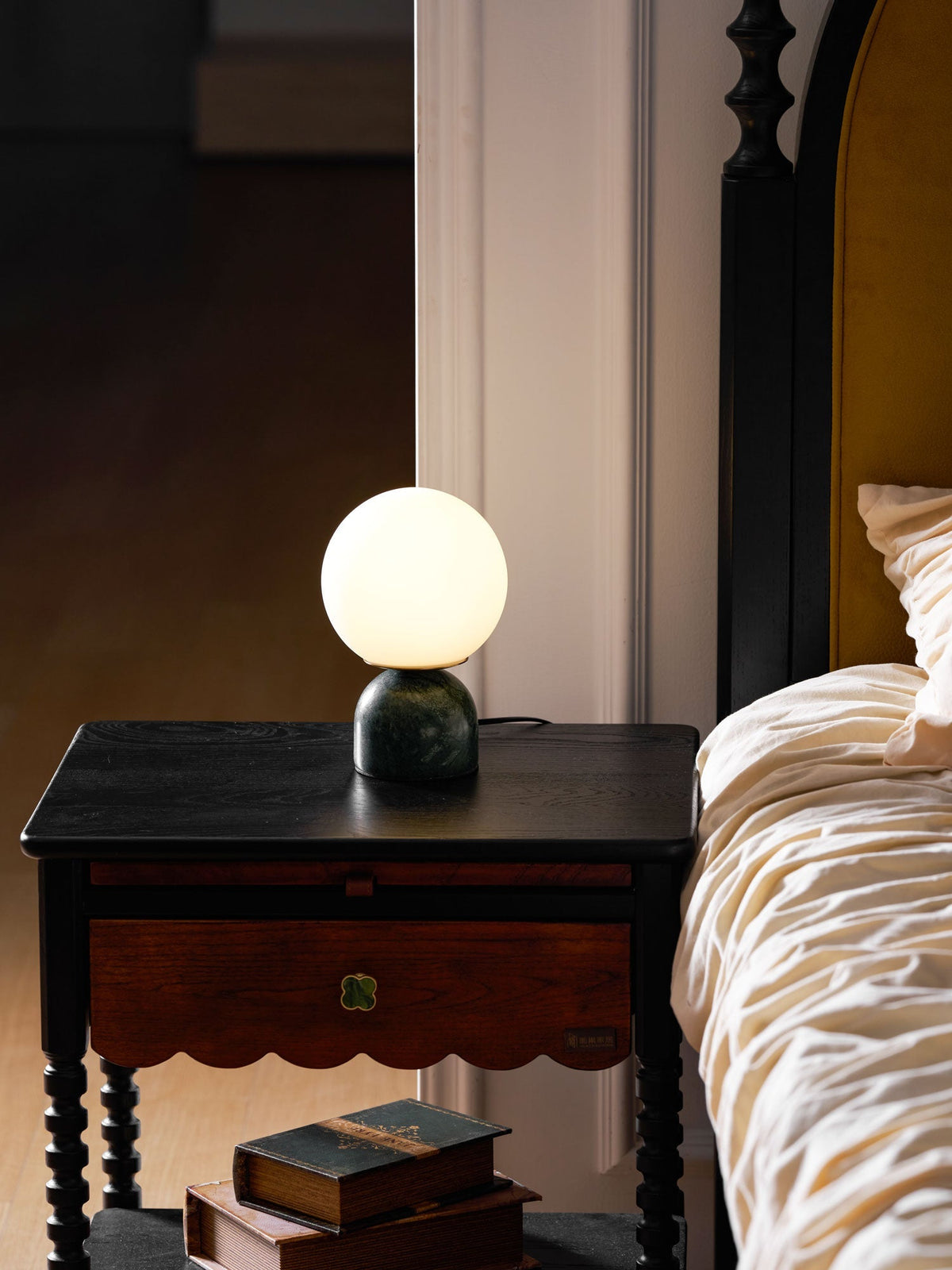 Tudira Globe Table Lamp