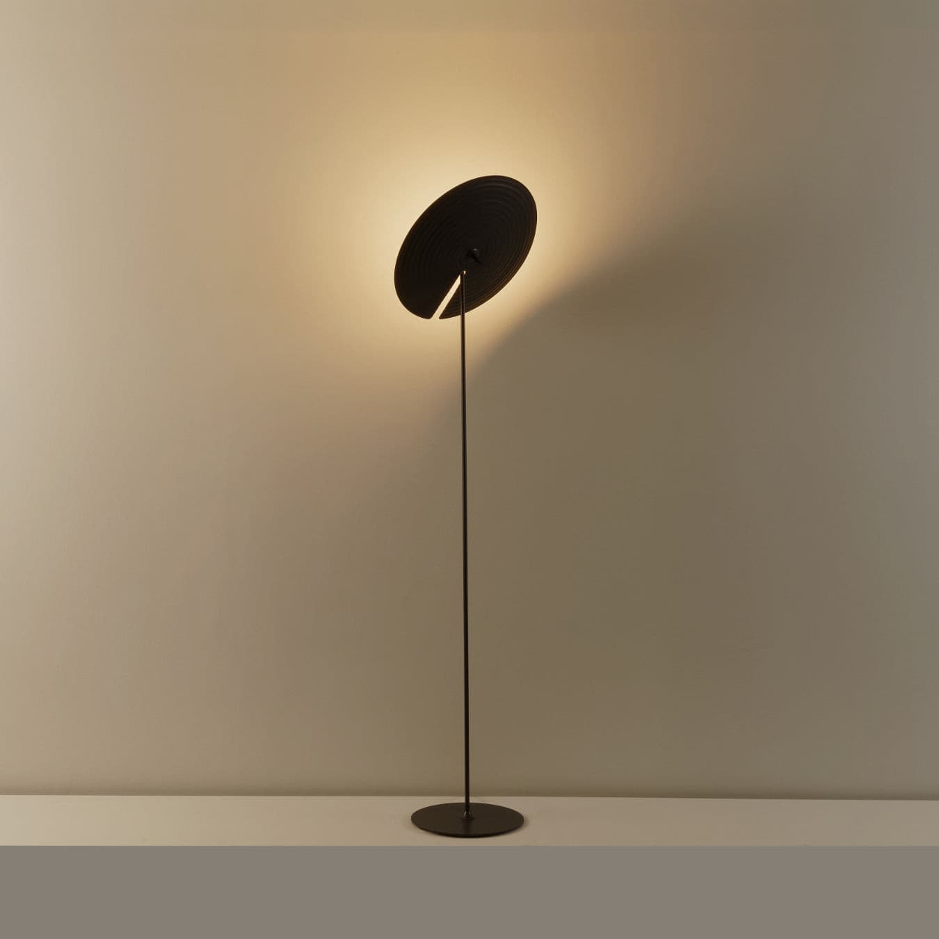 Mezon Floor Lamp