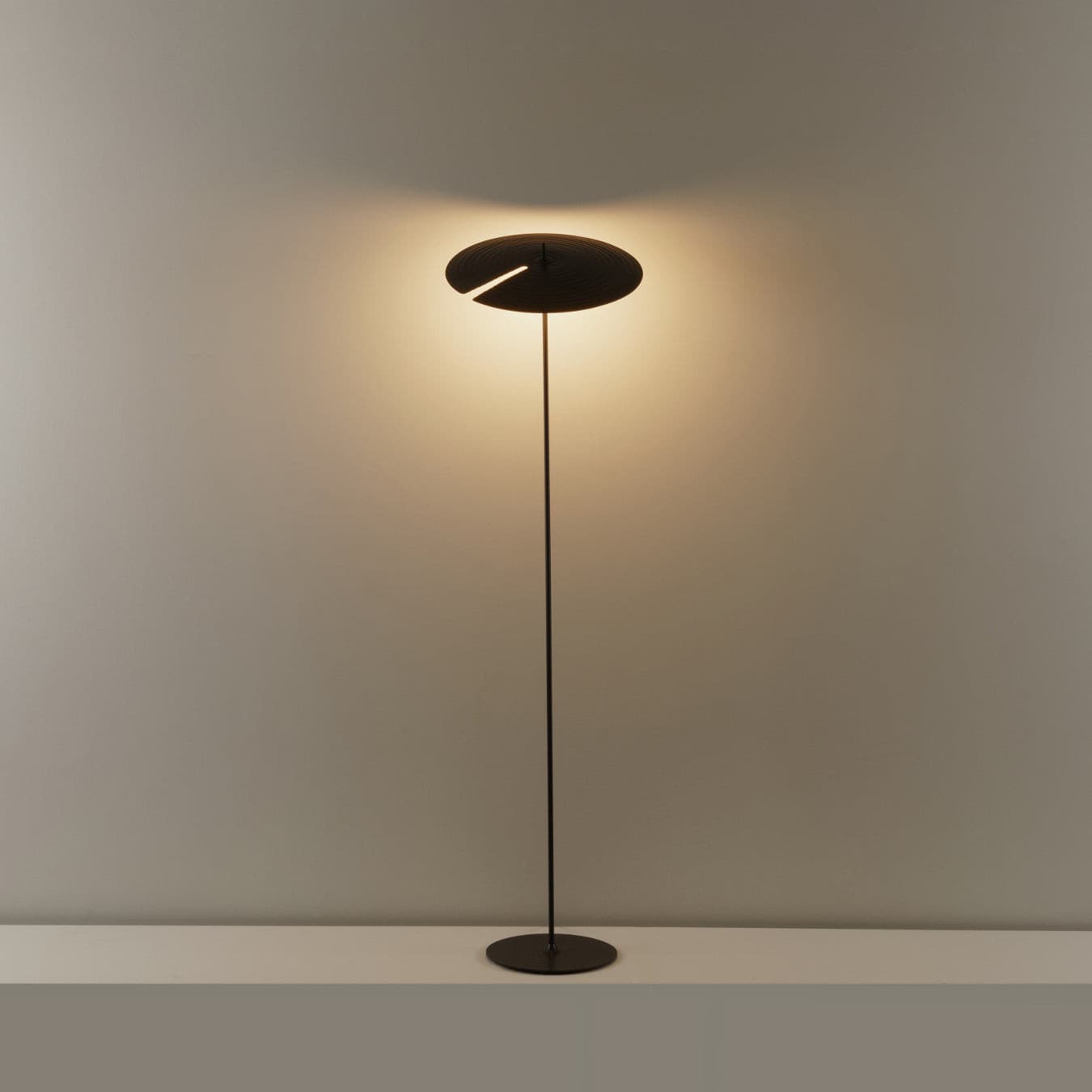 Mezon Floor Lamp