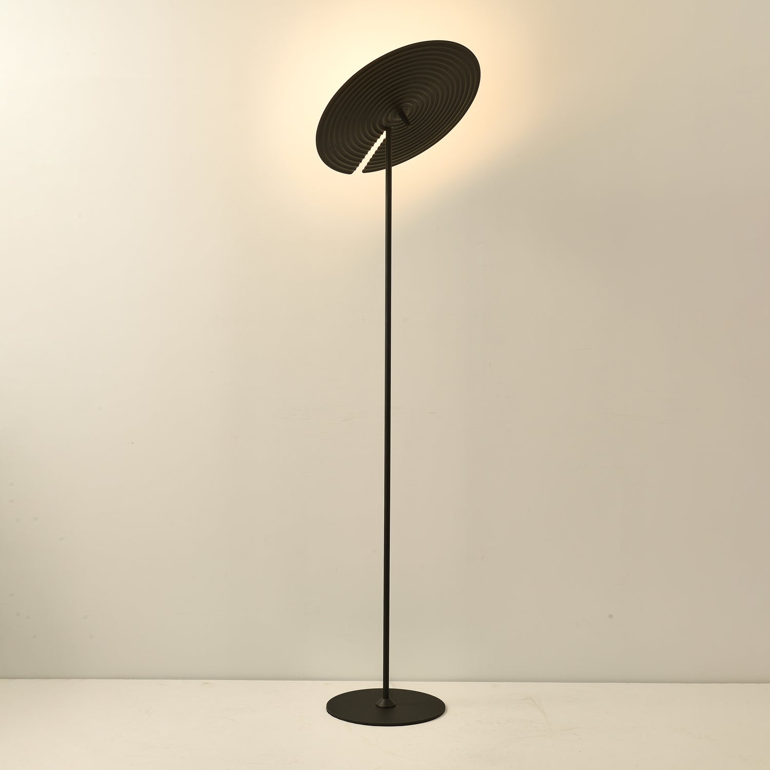 Mezon Floor Lamp