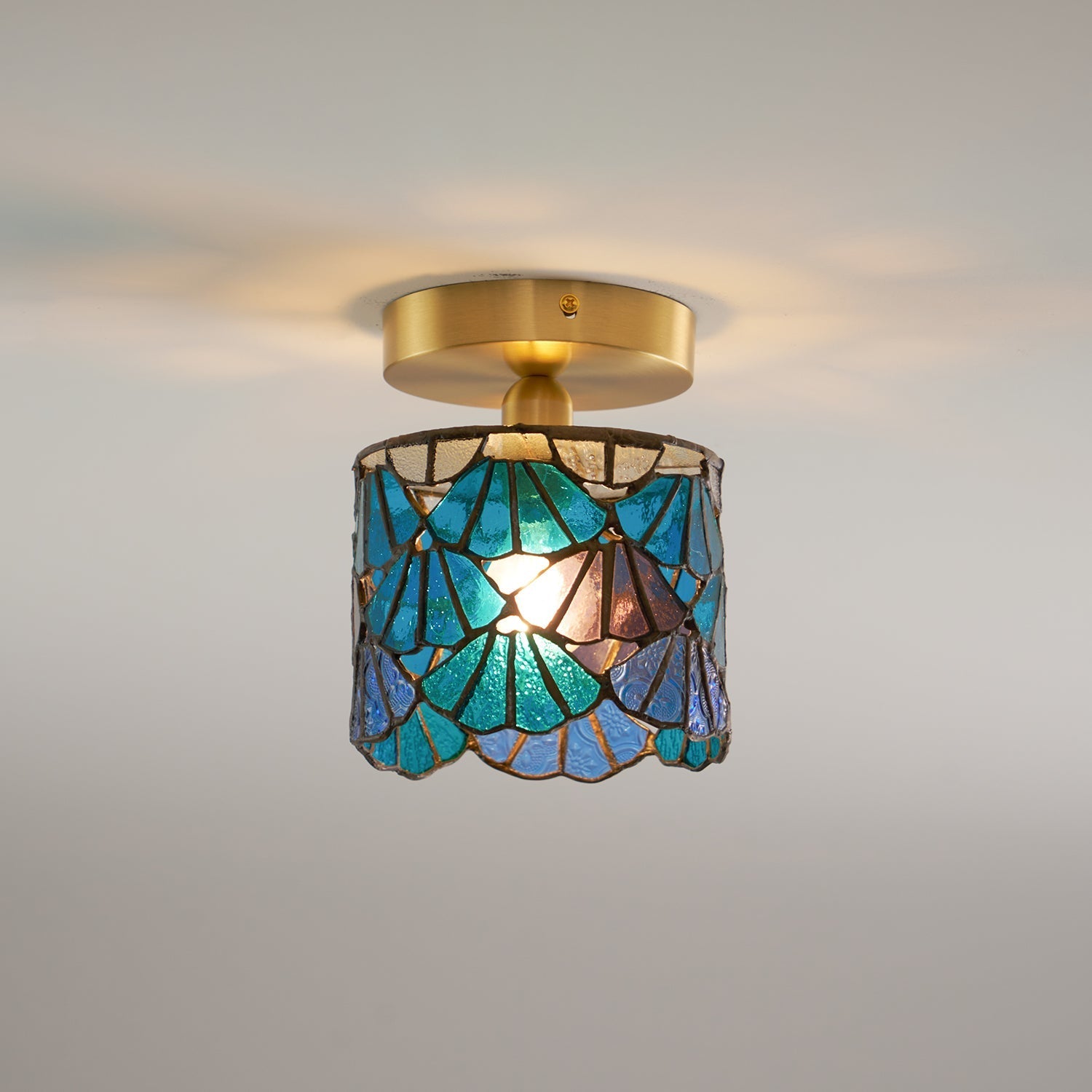 Vezari Tiffany Ceiling Light