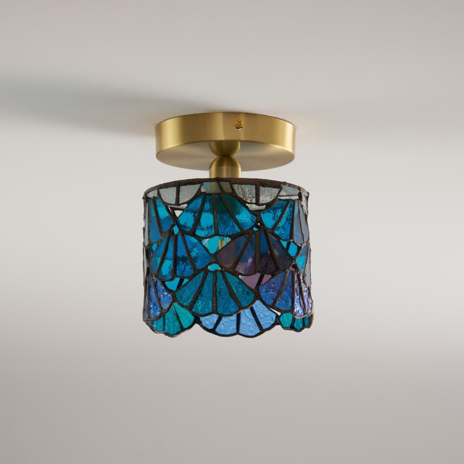 Vezari Tiffany Ceiling Light
