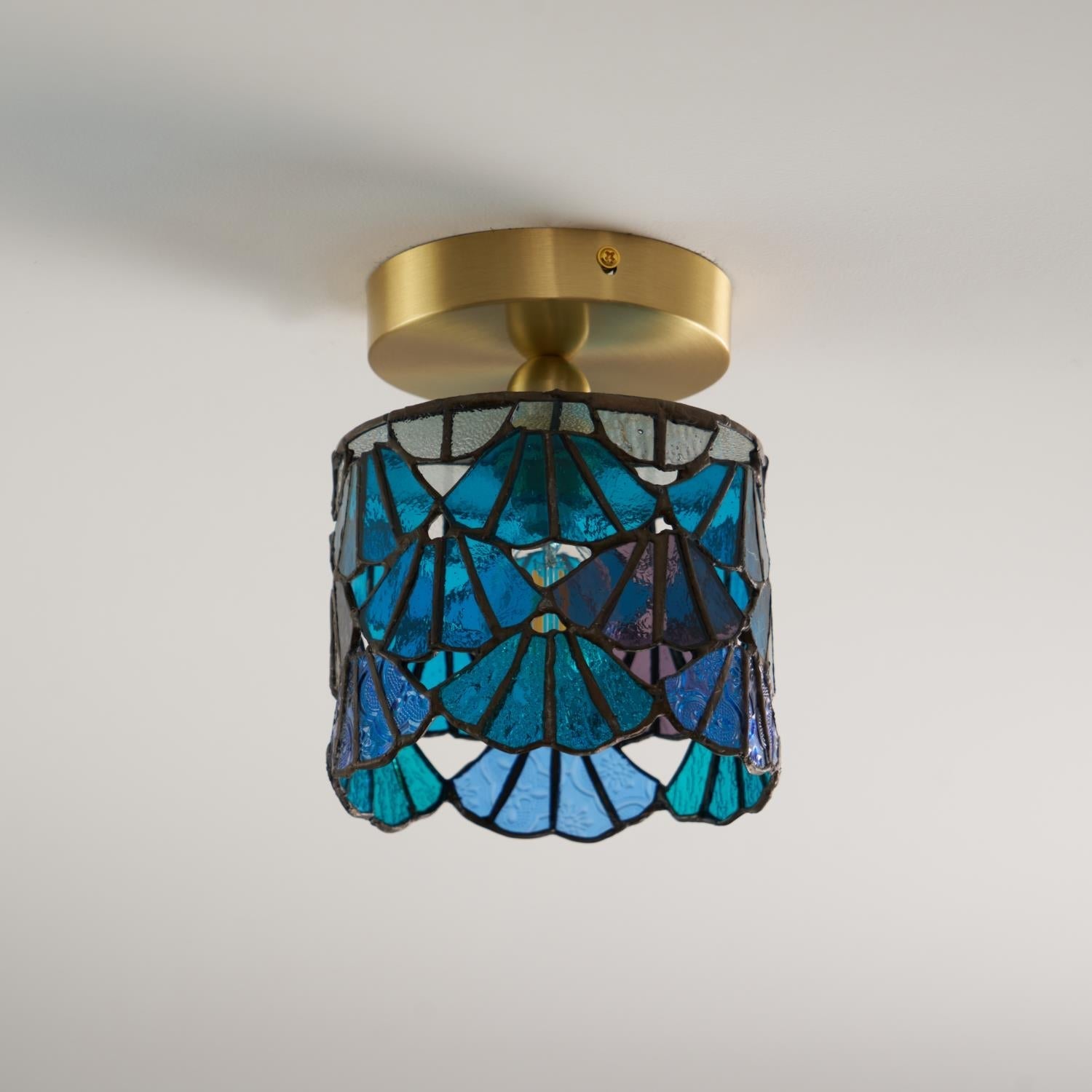 Vezari Tiffany Ceiling Light