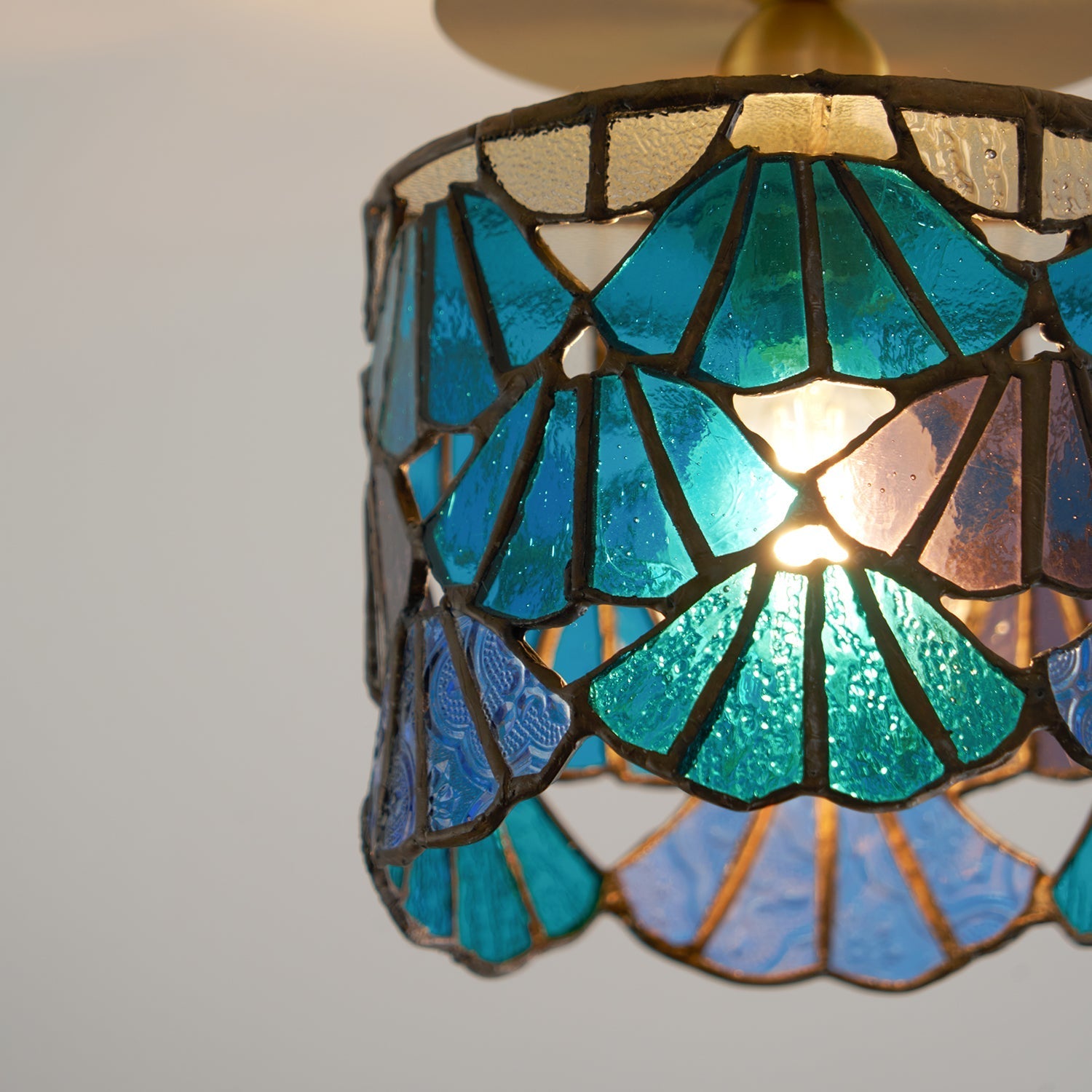Vezari Tiffany Ceiling Light