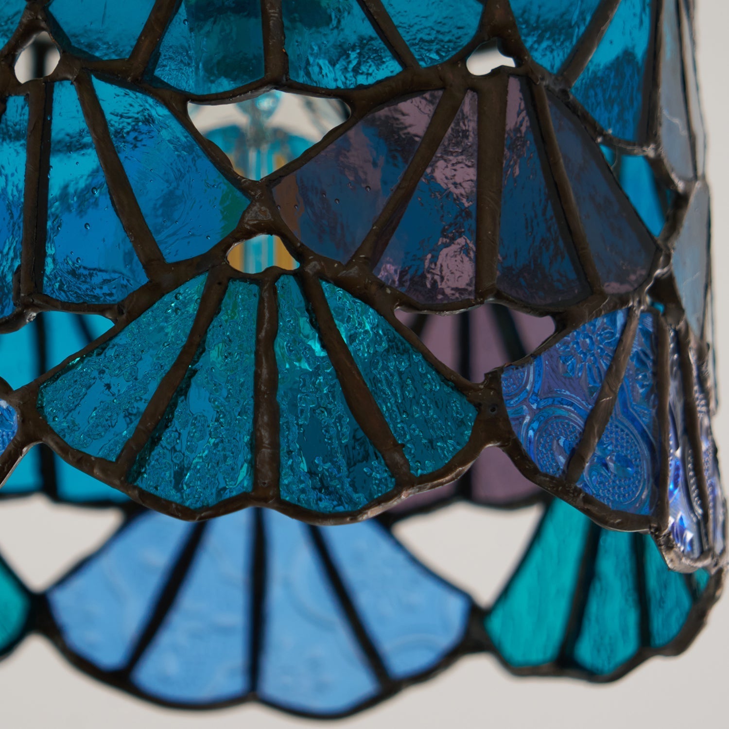 Vezari Tiffany Ceiling Light