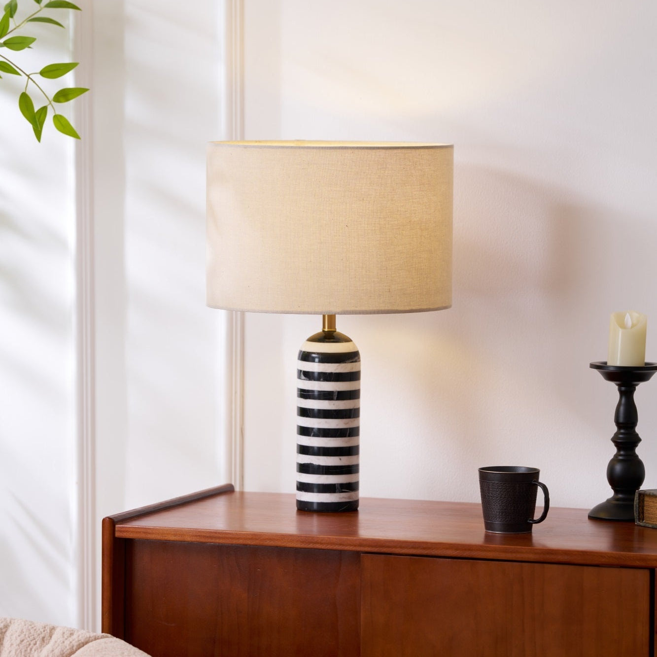 Sivelo Table Lamp