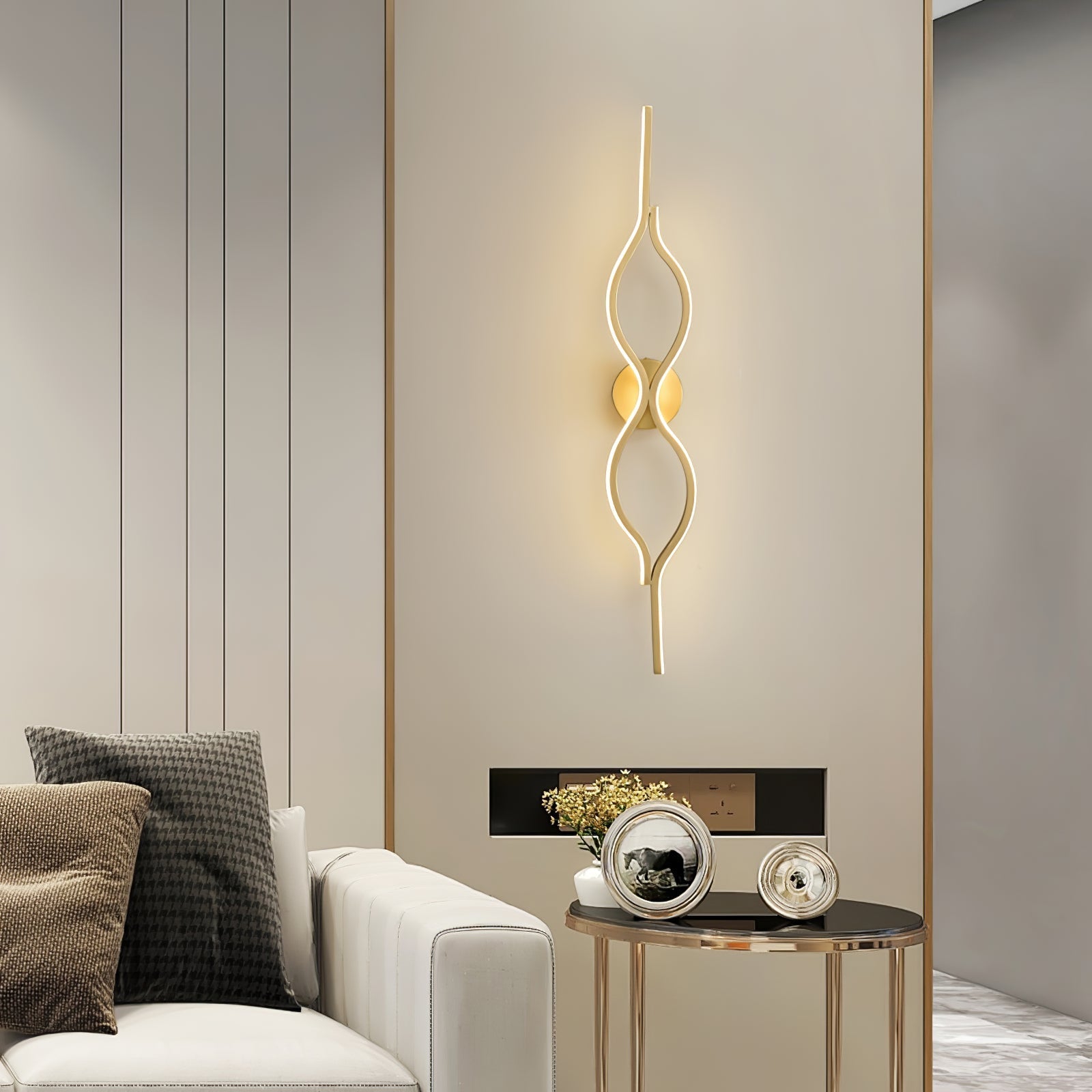 Nexo Wave Brass Wall Light