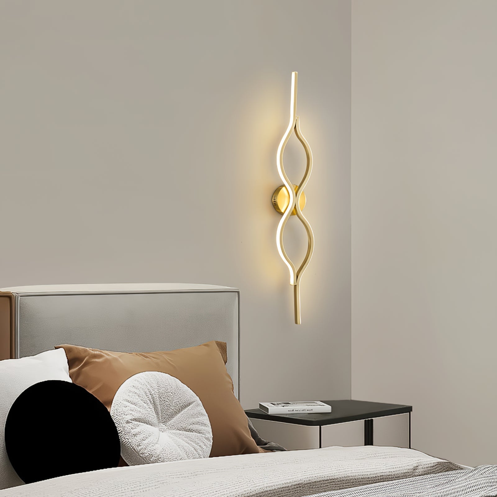 Nexo Wave Brass Wall Light