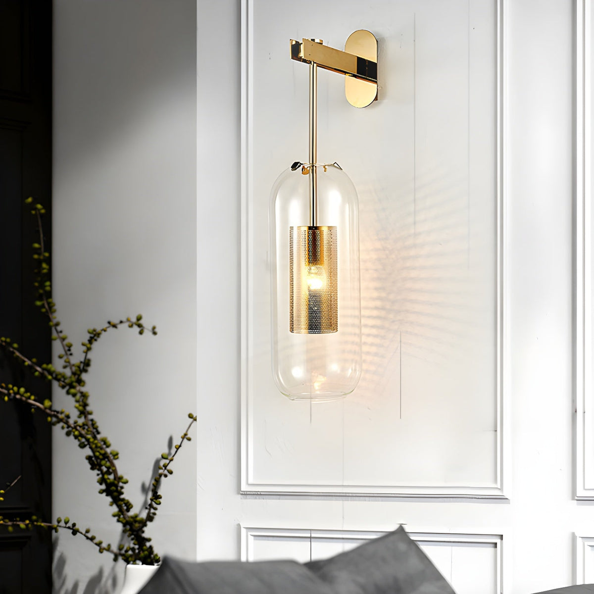 Tormula Globe Wall Light