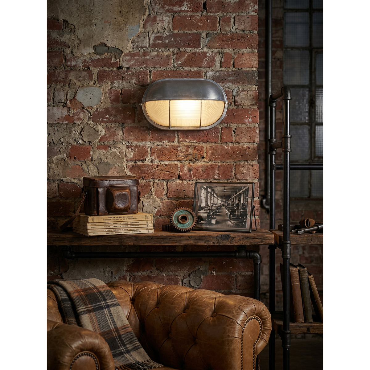 Praris Outdoor Wall Light
