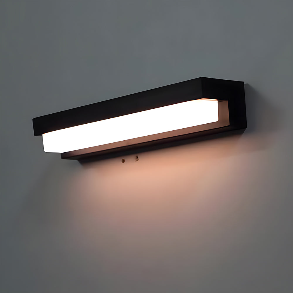 Tralivo Outdoor Wall Light