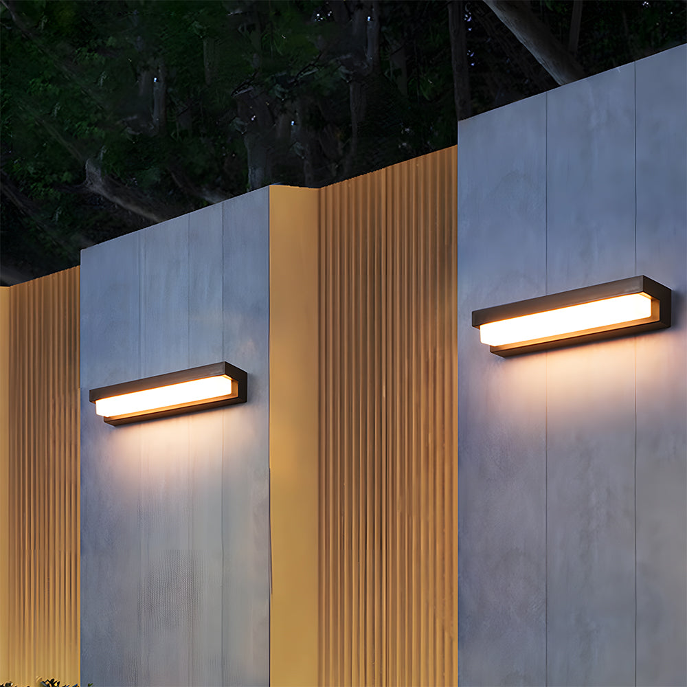 Tralivo Outdoor Wall Light