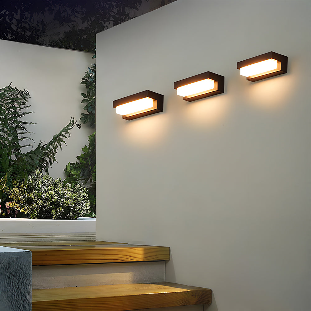 Tralivo Outdoor Wall Light