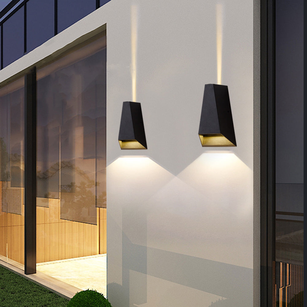Rellisto Outdoor Wall Light
