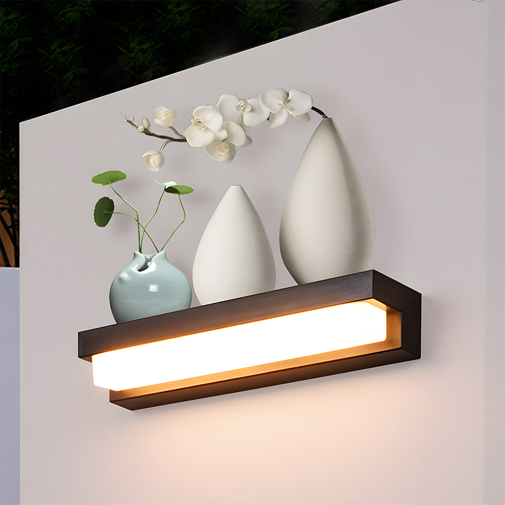 Tralivo Outdoor Wall Light