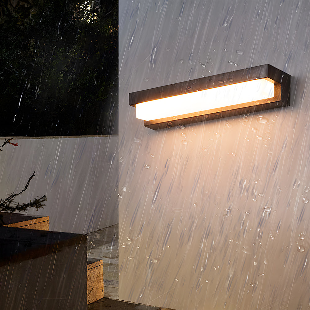 Tralivo Outdoor Wall Light