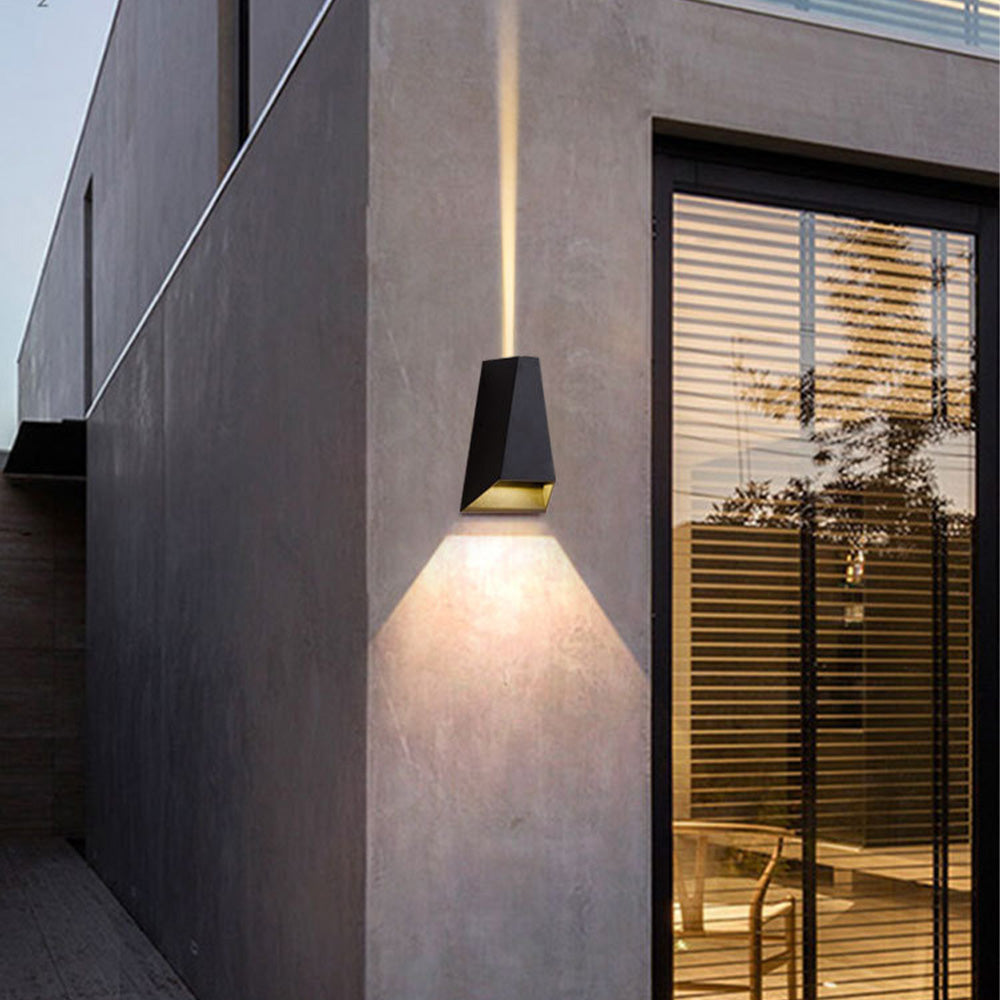 Rellisto Outdoor Wall Light