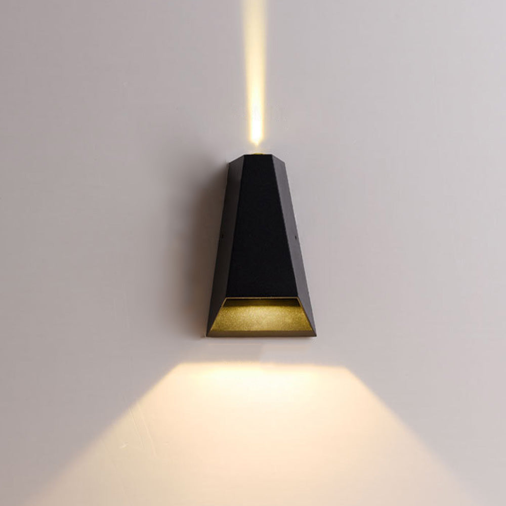 Rellisto Outdoor Wall Light