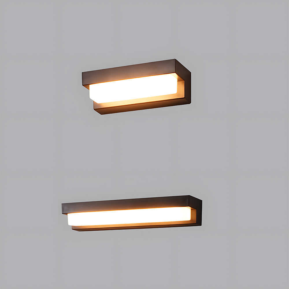 Tralivo Outdoor Wall Light