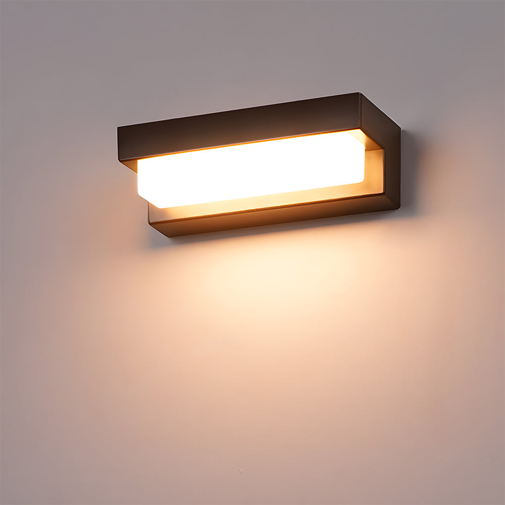 Tralivo Outdoor Wall Light