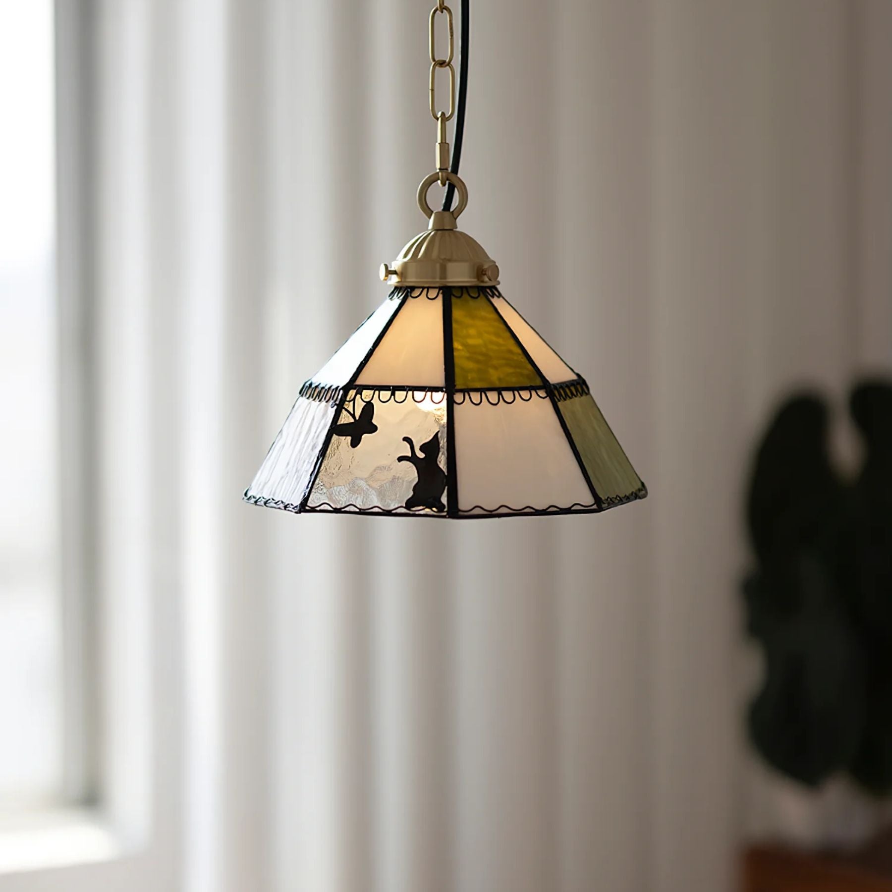 Peloze Tiffany Pendant Light