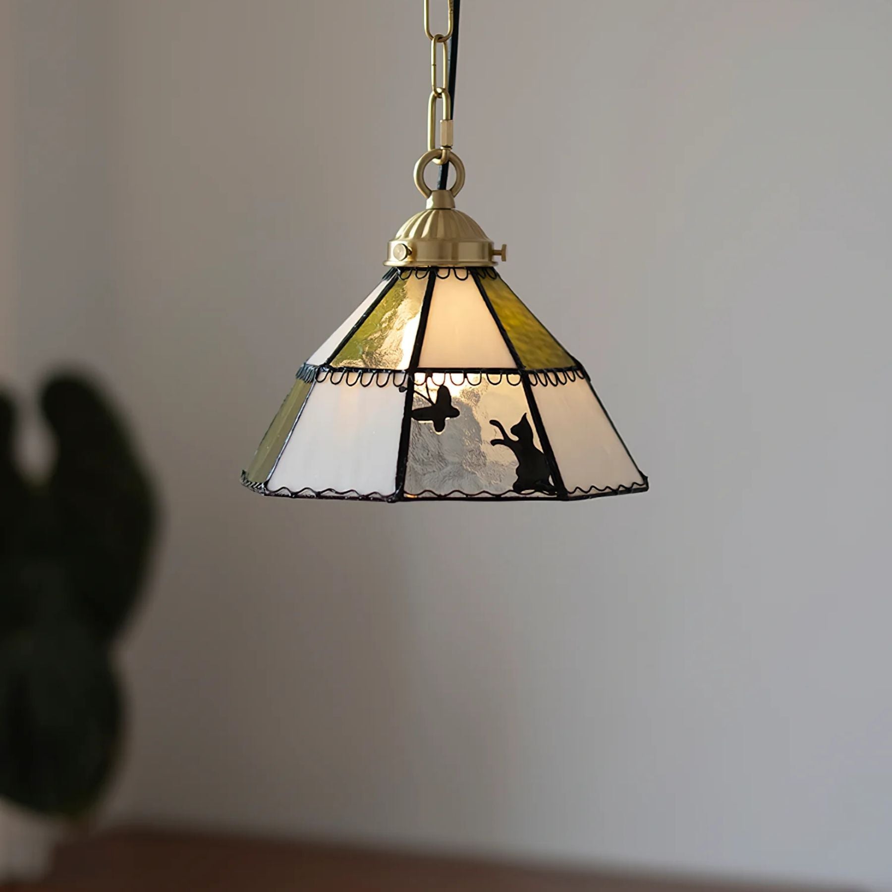 Peloze Tiffany Pendant Light