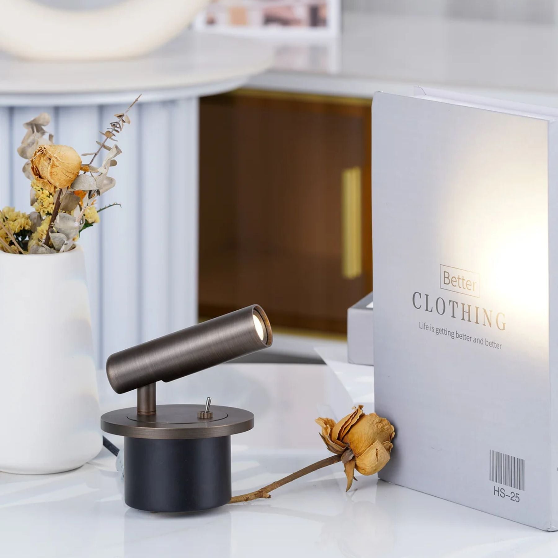 Lune Reading Light