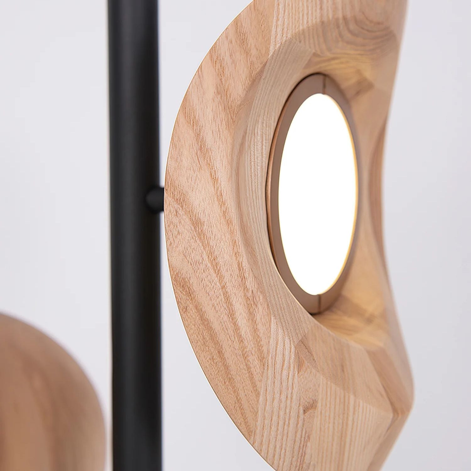 Nesifo Floor Lamp