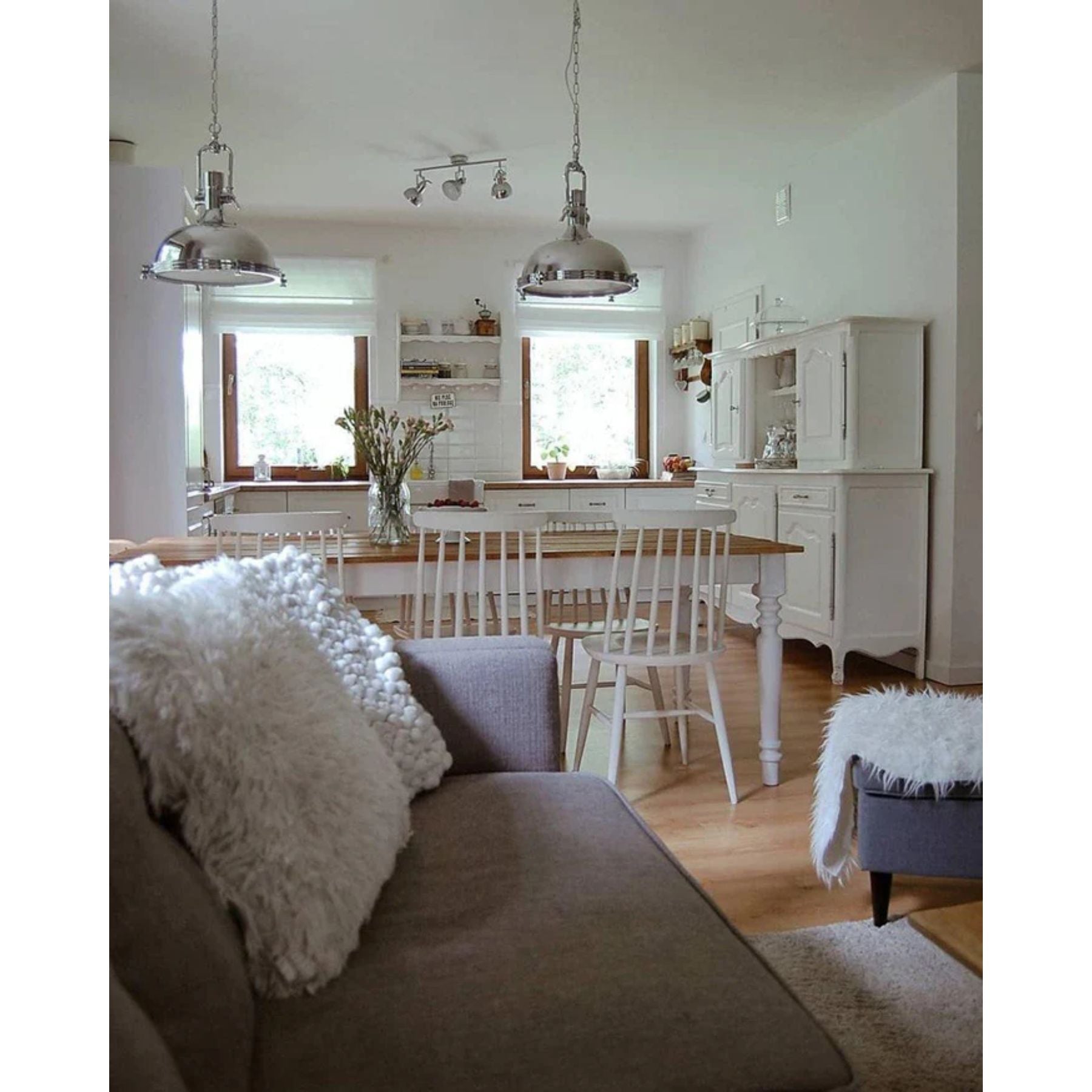 Levira Pendant Light