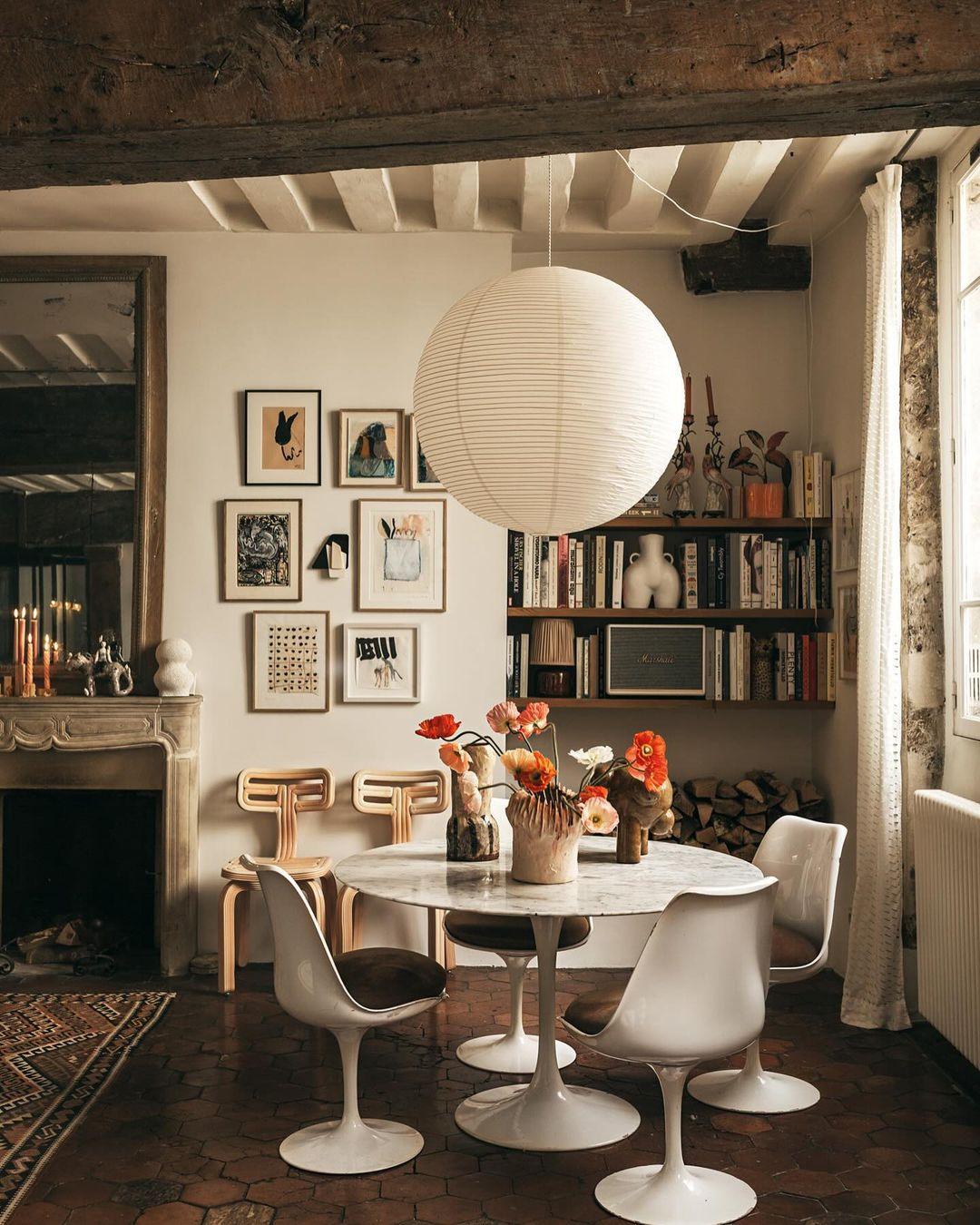 Dituli Globe Pendant Light