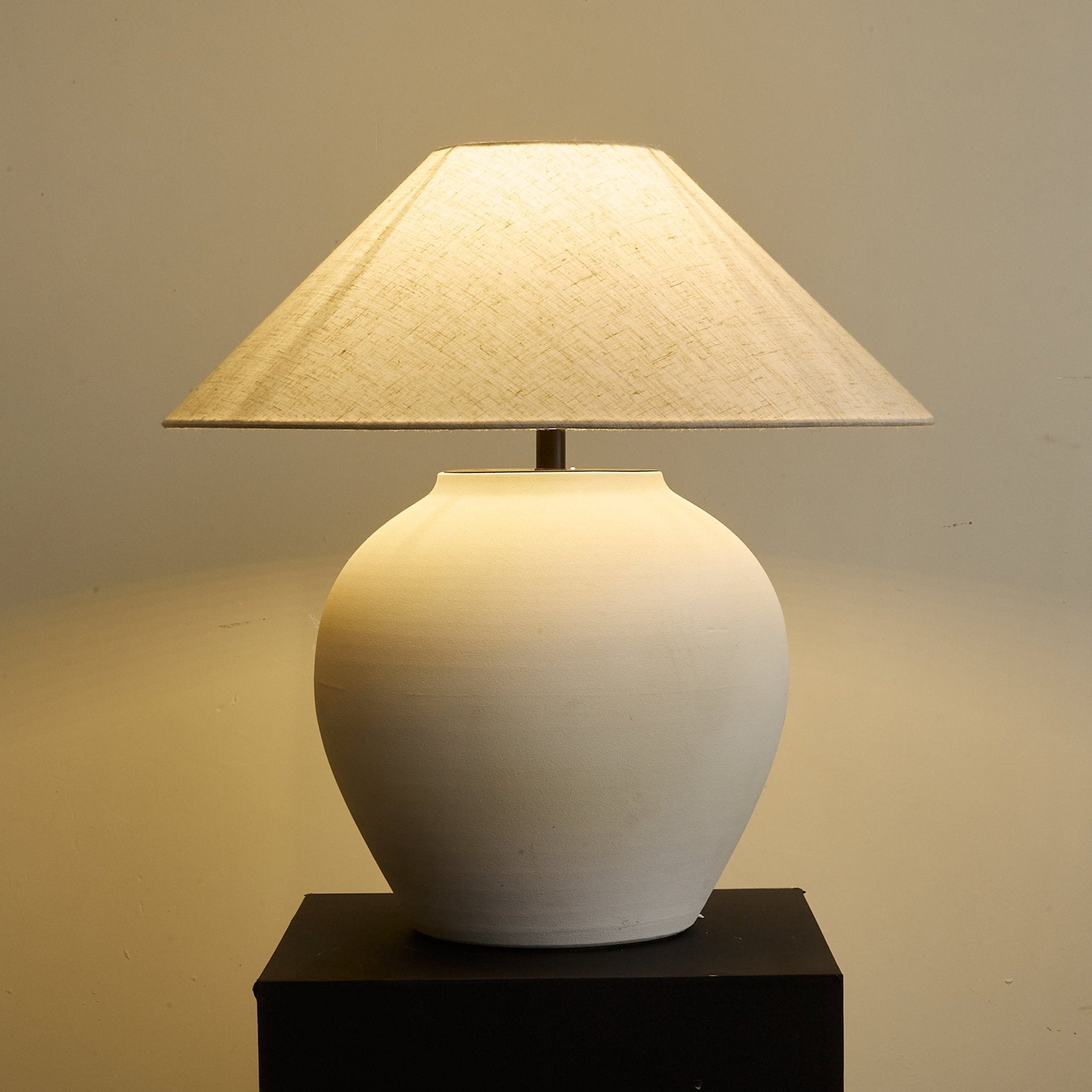 Amralev Table Lamp