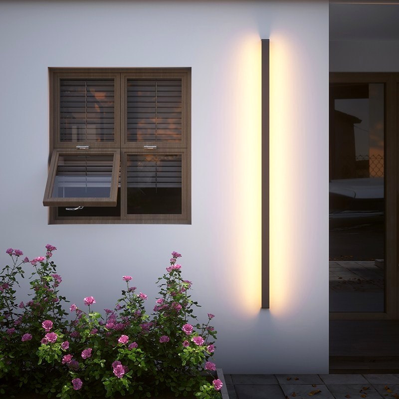 Toravio Outdoor Wall Light