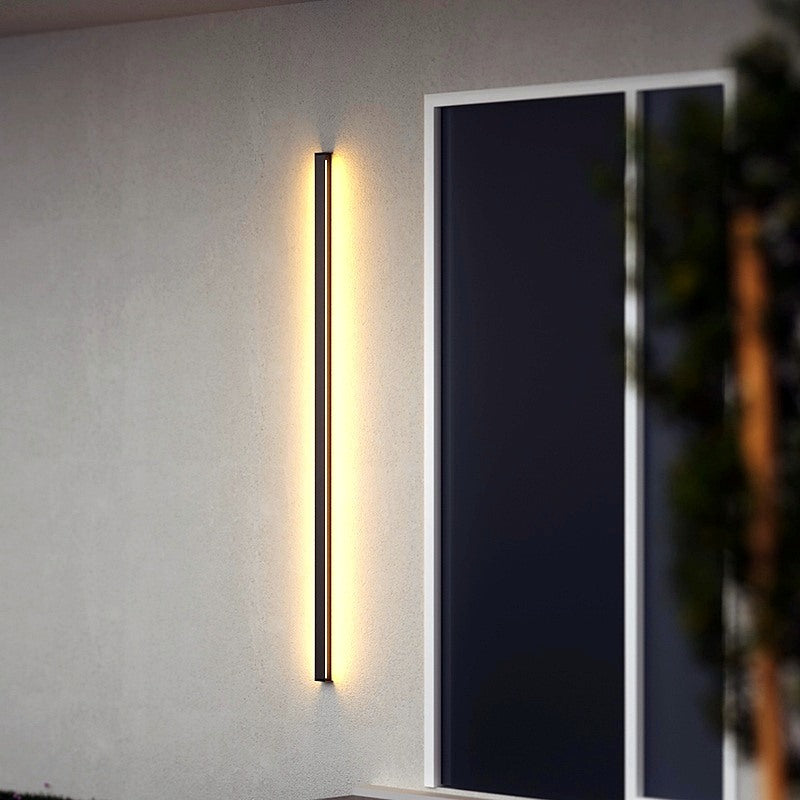 Toravio Outdoor Wall Light