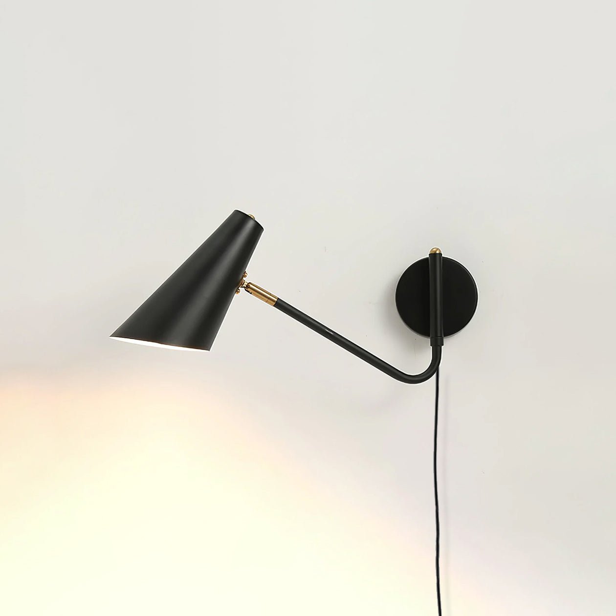 Arex Wall Light With Plug