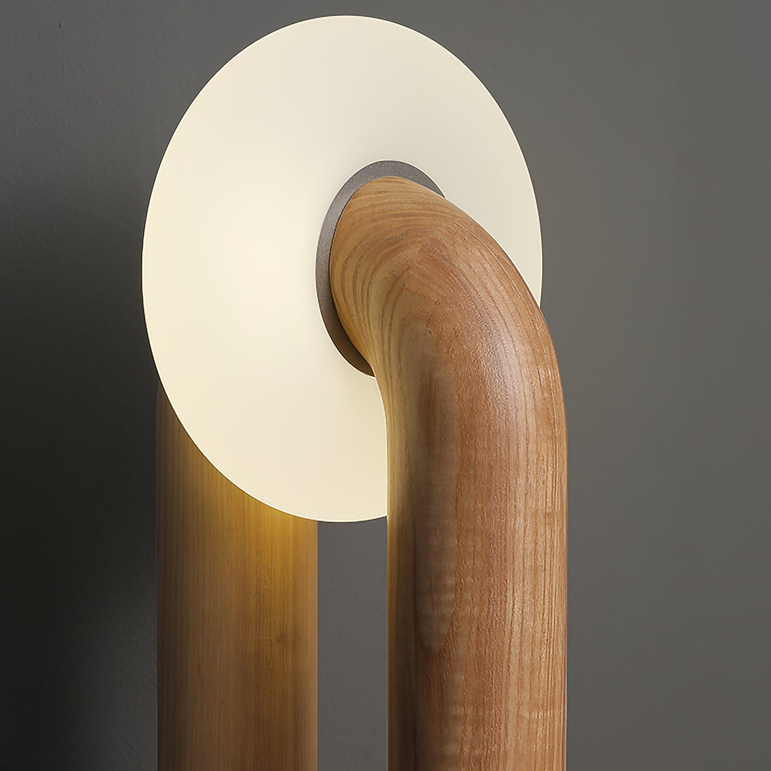 Disc Wooden Table Lamp