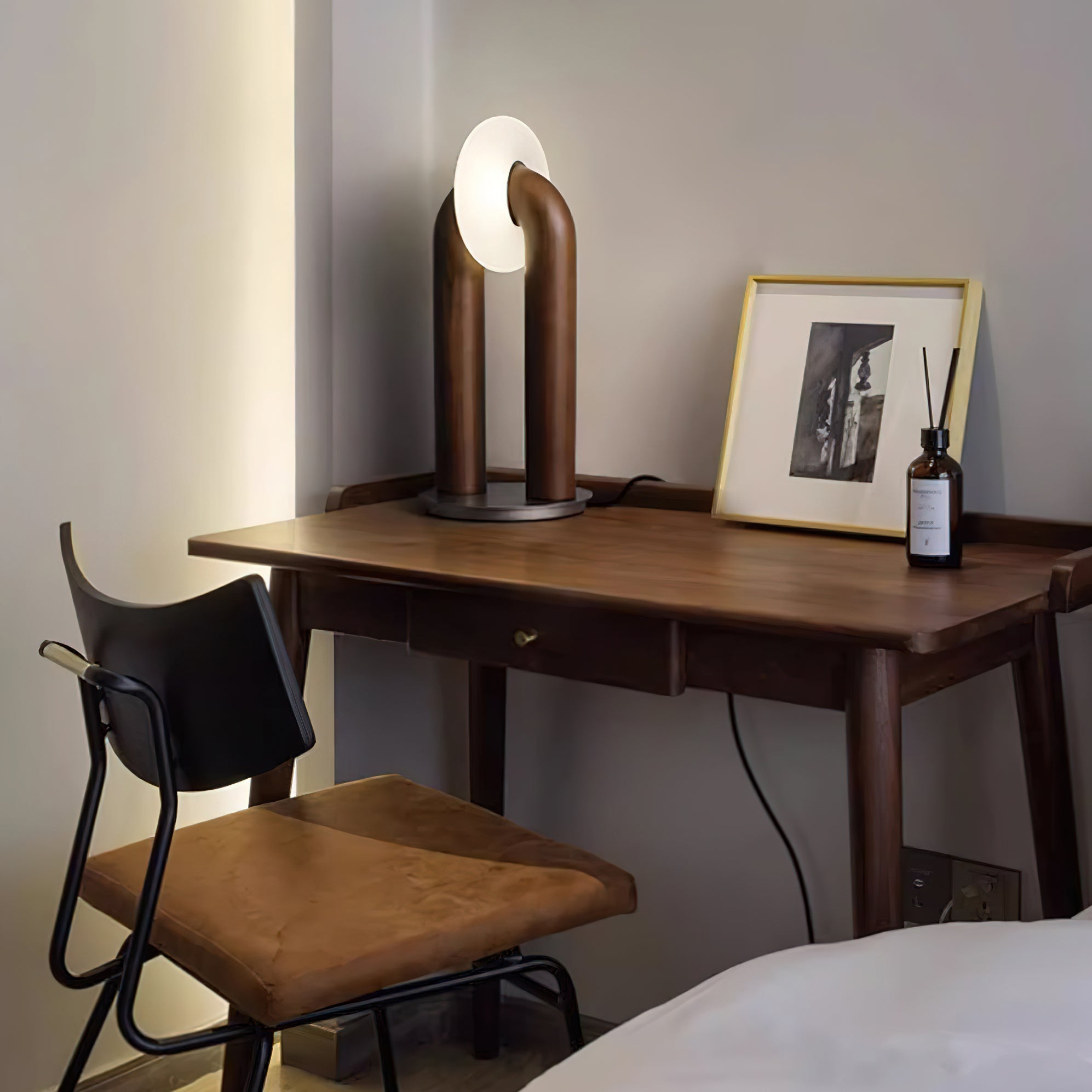 Disc Wooden Table Lamp