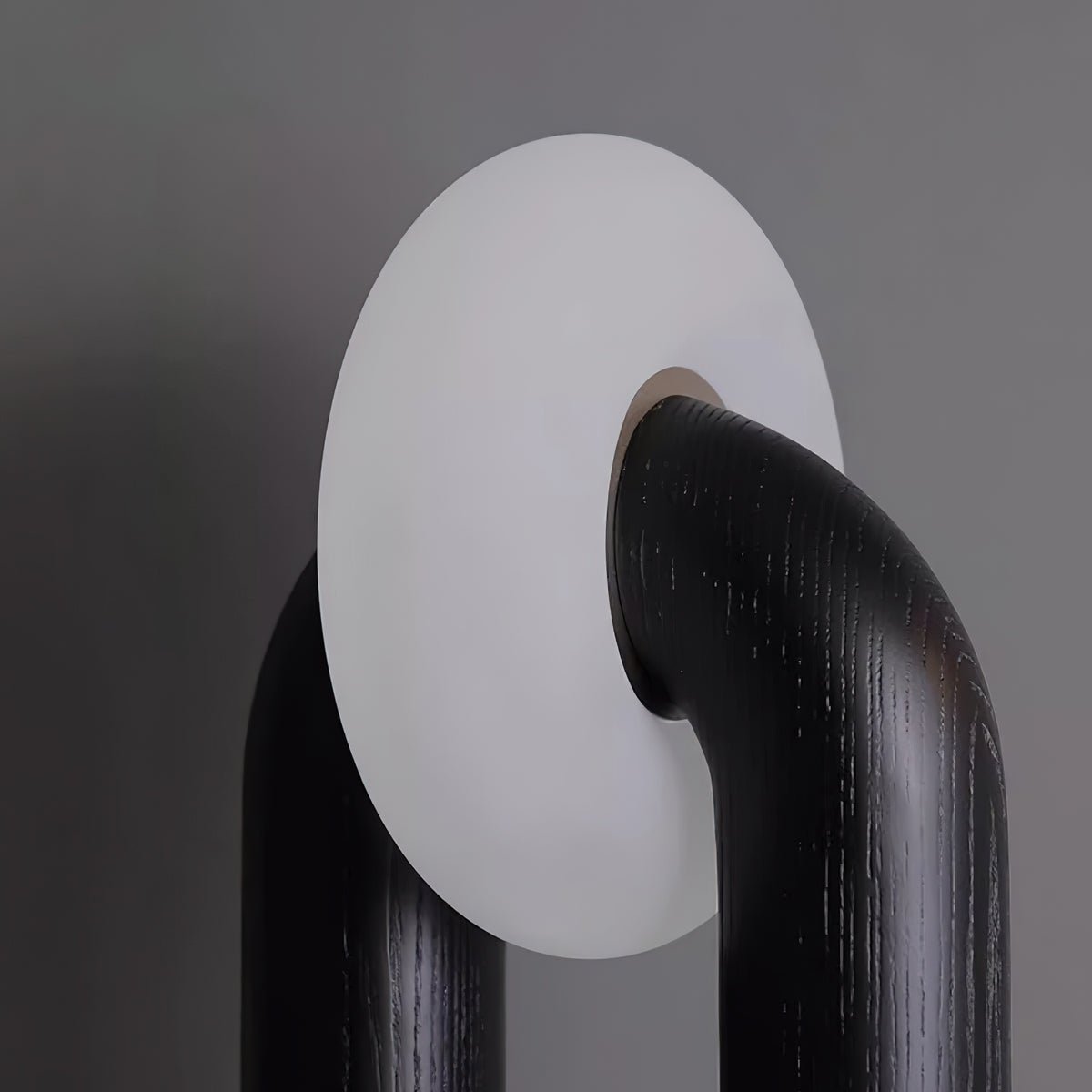 Disc Wooden Table Lamp
