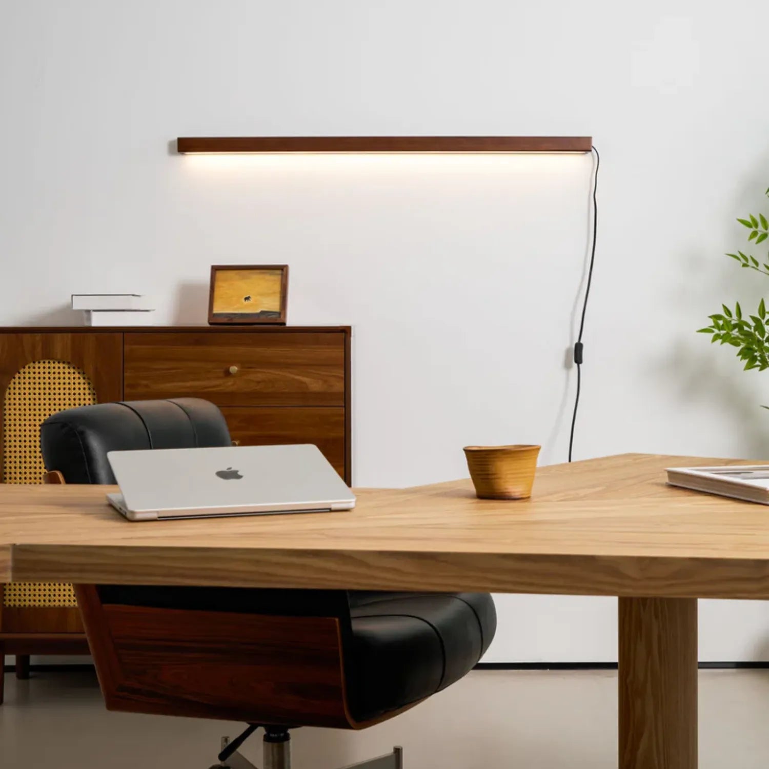 Aerelo Wall Light